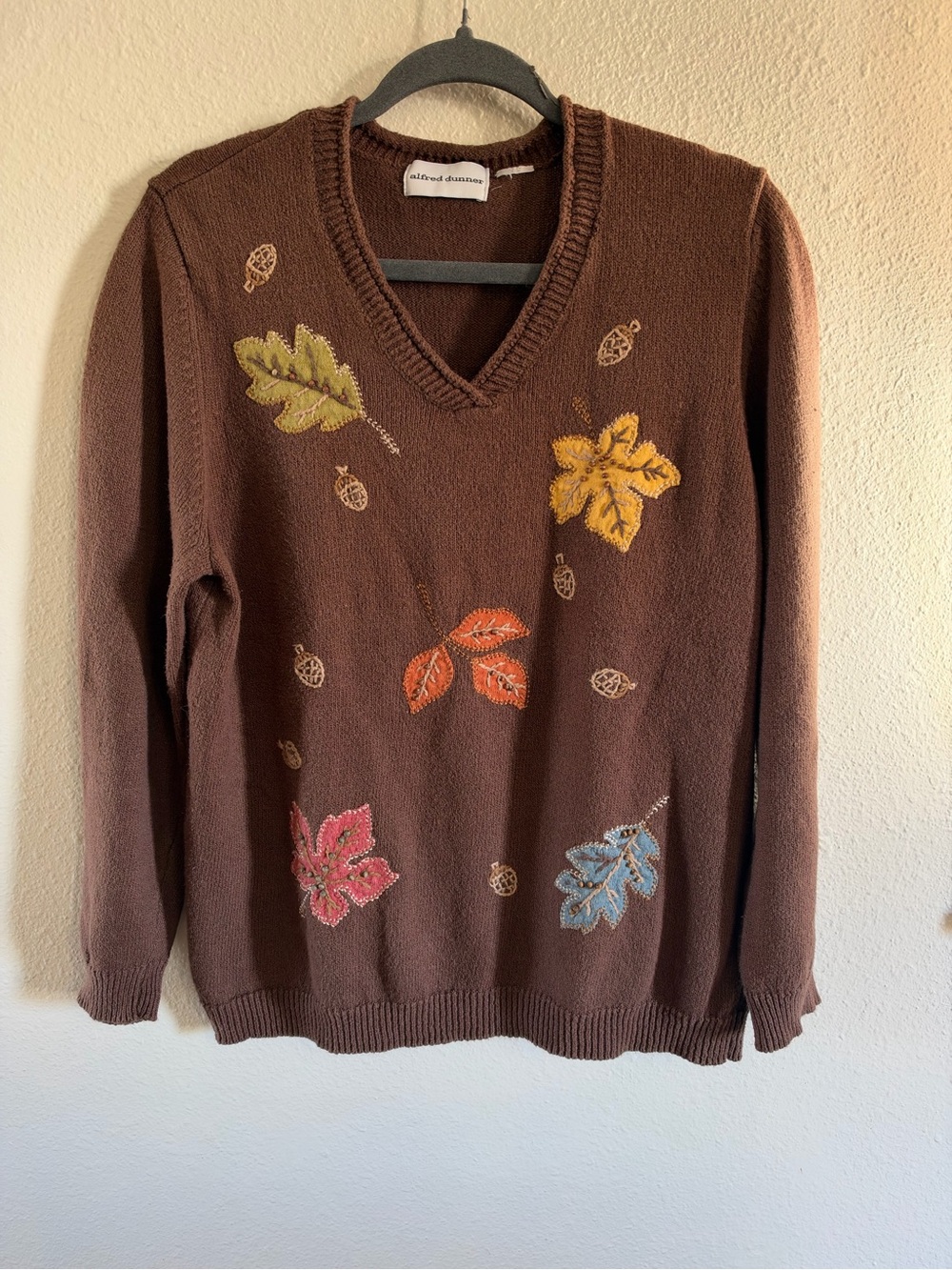 Vintage Alfred Dunner Fall Leaf Embroidered Roll Hem V Neck Sweater Womens M